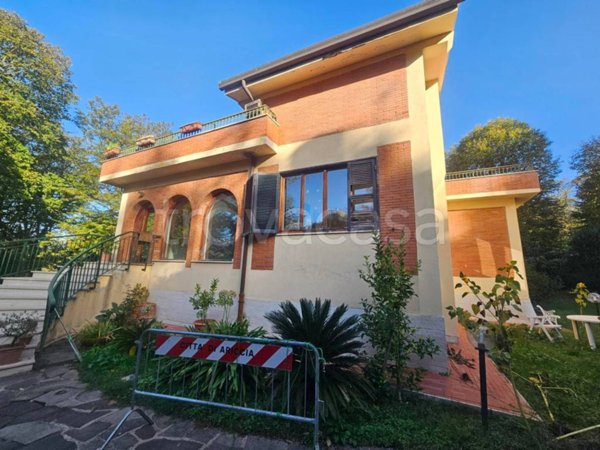 casa indipendente in vendita ad Ariccia