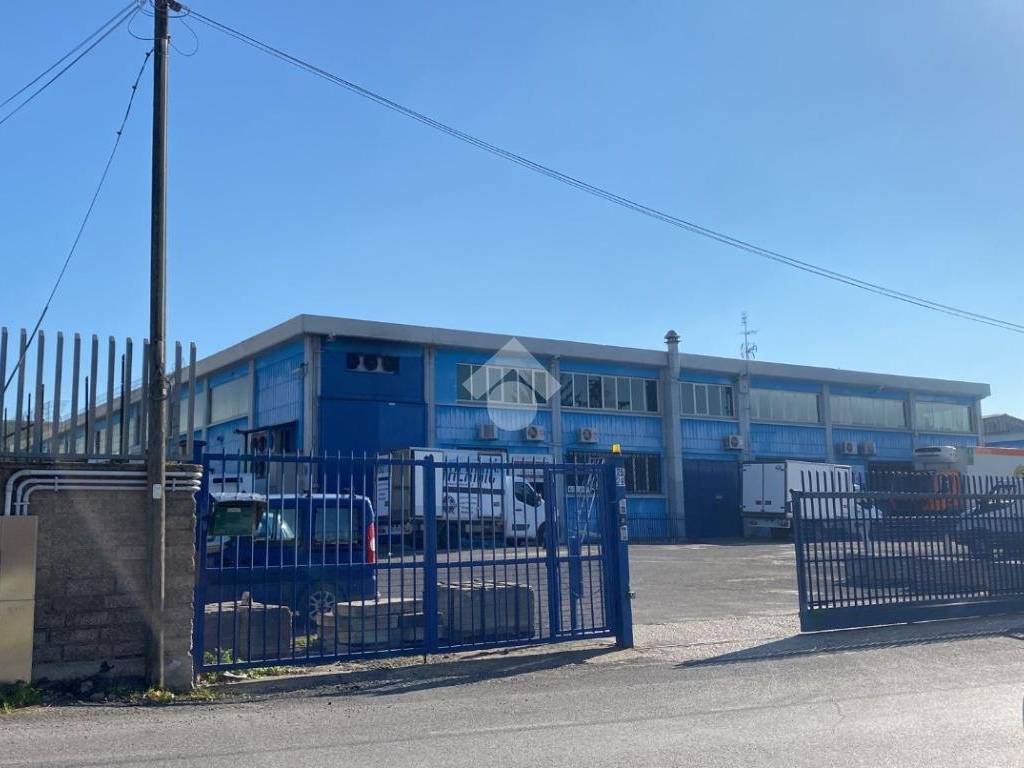 locale commerciale in vendita ad Ariccia