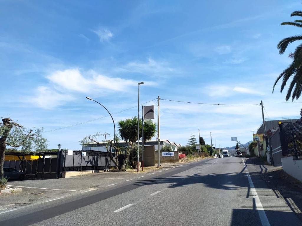 capannone in vendita ad Ariccia