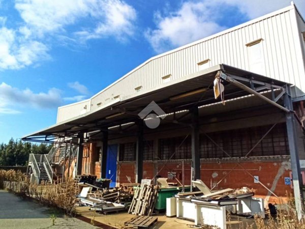 capannone in vendita ad Ariccia