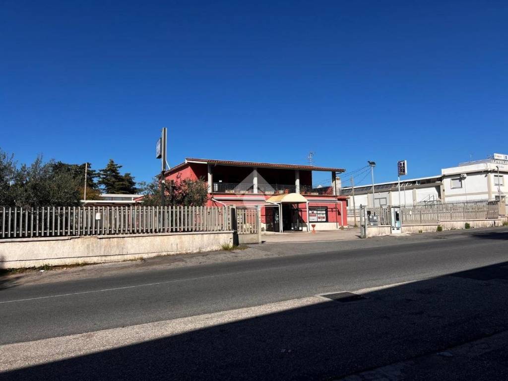 negozio in vendita ad Ariccia