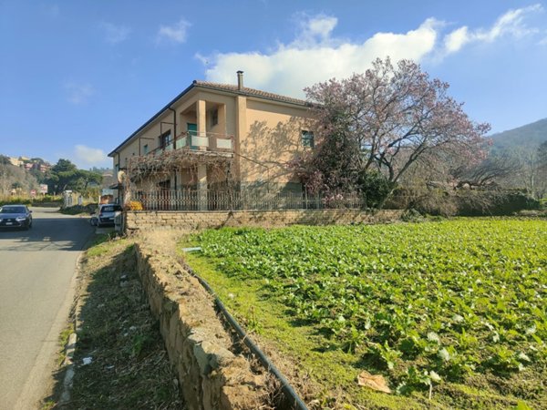 casa indipendente in vendita ad Ariccia