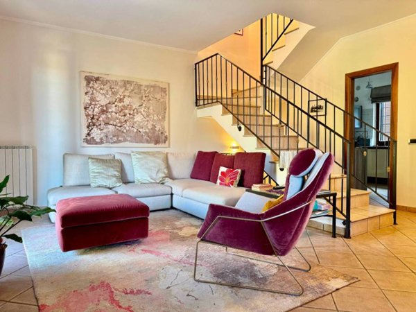 casa indipendente in vendita ad Ariccia