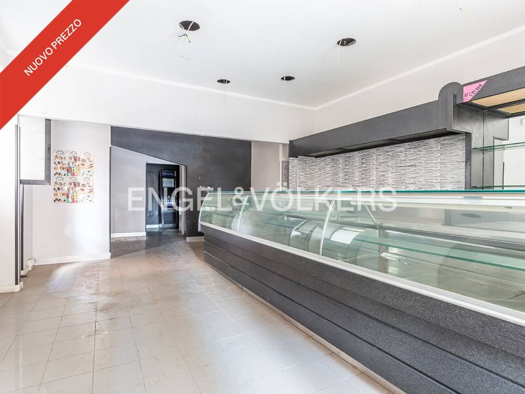 negozio in vendita ad Ariccia