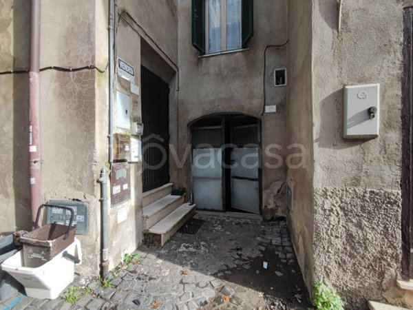 locale commerciale in vendita ad Ariccia