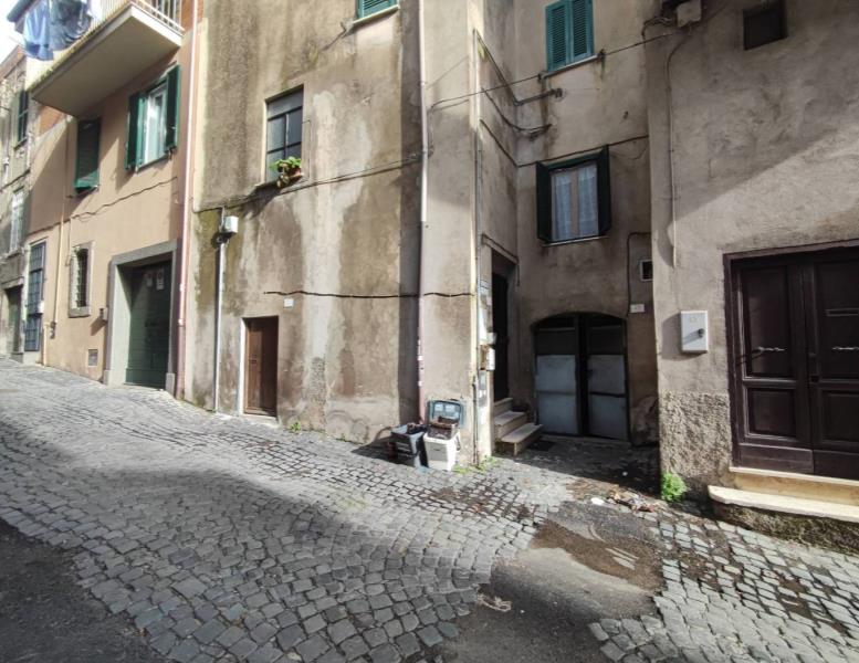 locale commerciale in vendita ad Ariccia