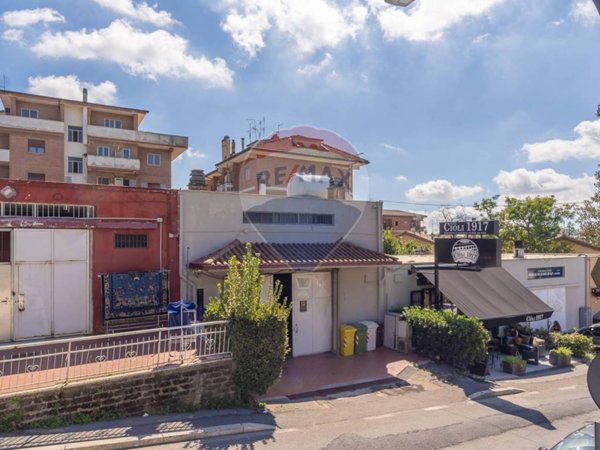 negozio in vendita ad Ariccia
