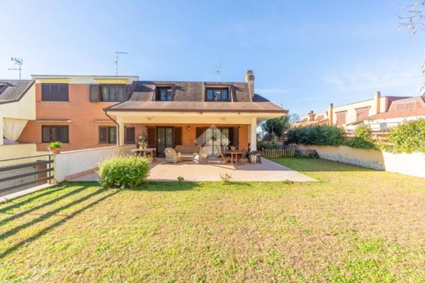 casa indipendente in vendita ad Ariccia