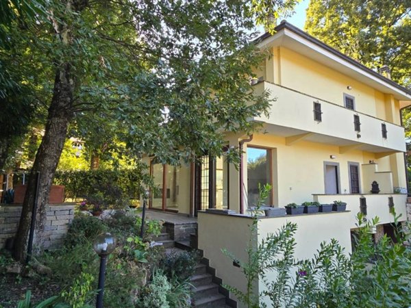 casa indipendente in vendita ad Ariccia