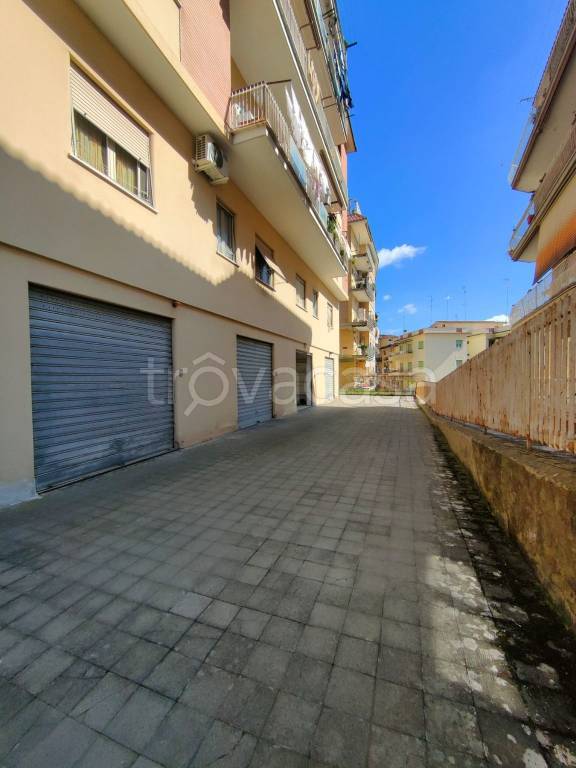 locale commerciale in vendita ad Ariccia