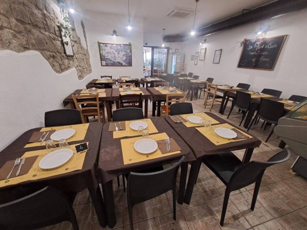 negozio in vendita ad Ariccia