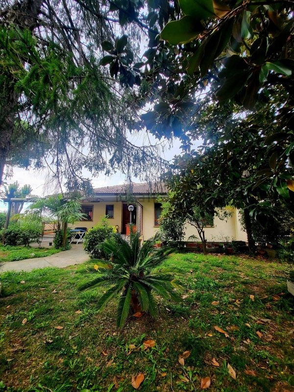 casa indipendente in vendita ad Ariccia