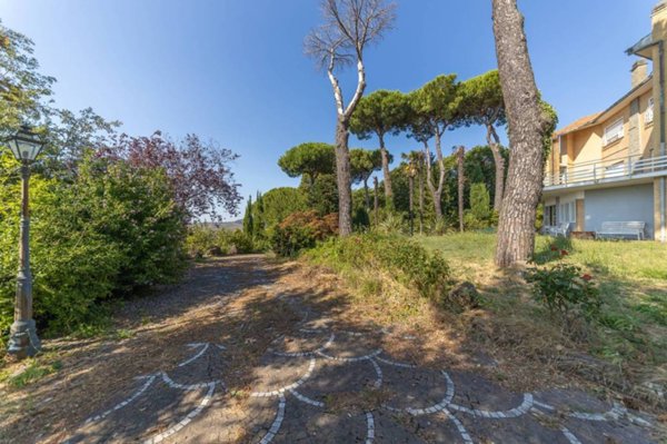 casa indipendente in vendita ad Ariccia