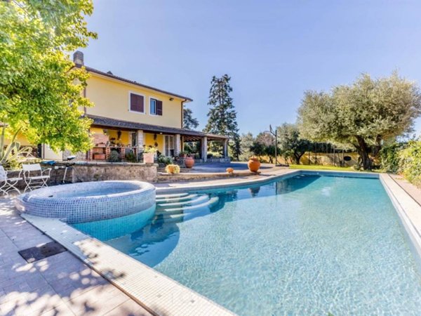 casa indipendente in vendita ad Ariccia