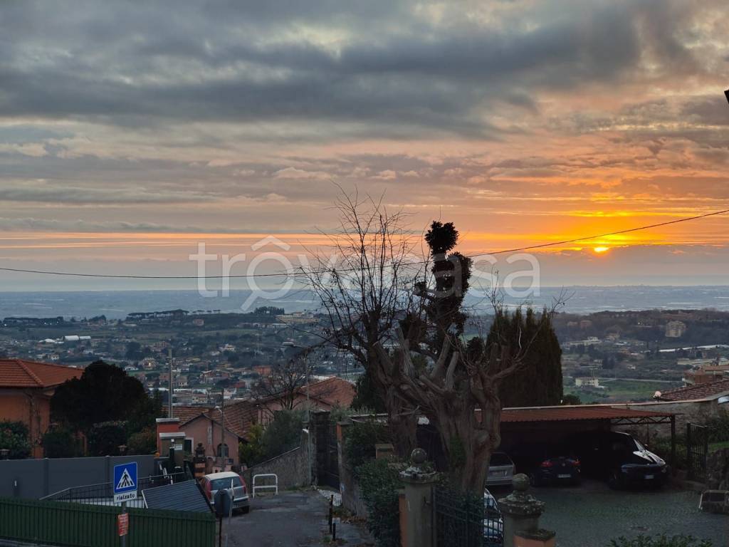 casa indipendente in vendita ad Ariccia
