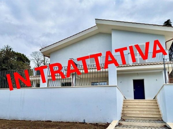 casa indipendente in vendita ad Ariccia