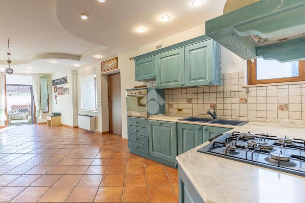 casa indipendente in vendita ad Ariccia