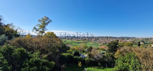 appartamento in vendita ad Ariccia