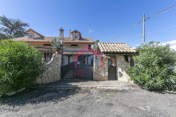 casa indipendente in vendita ad Ariccia