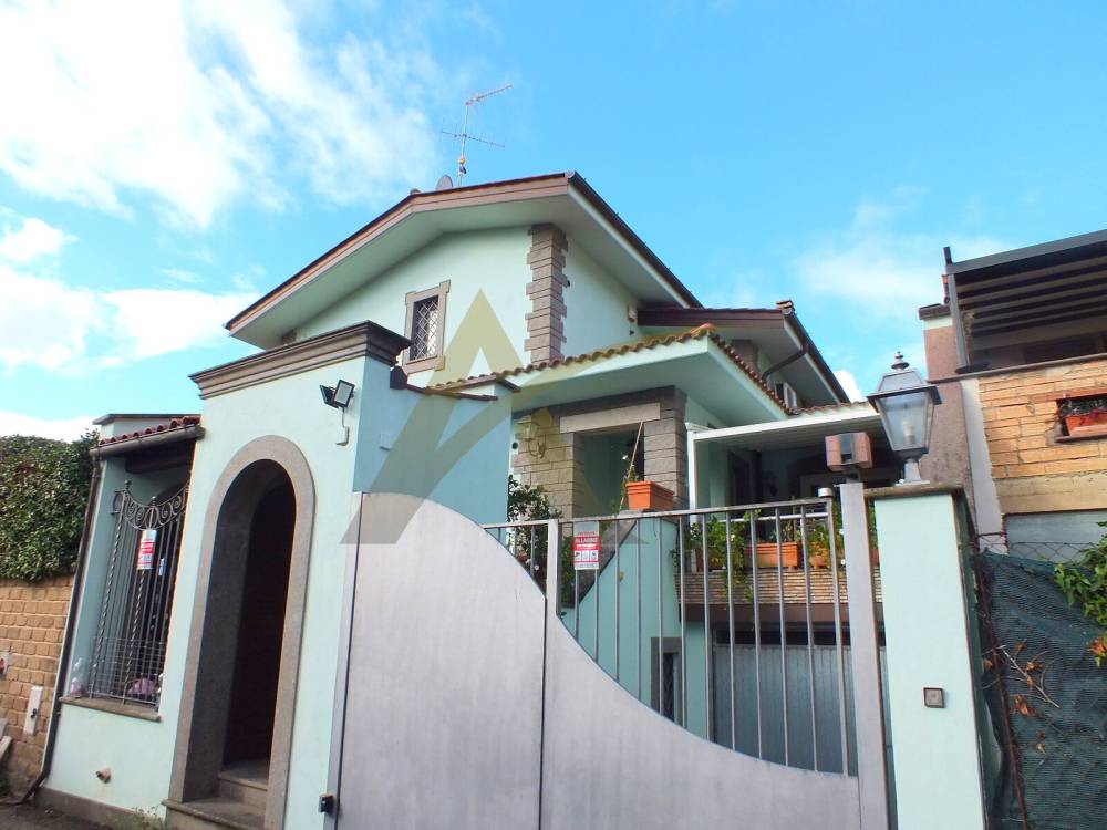 casa indipendente in vendita ad Ariccia