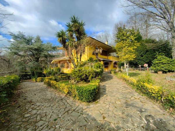 casa indipendente in vendita ad Ariccia