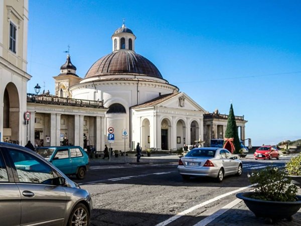 negozio in vendita ad Ariccia