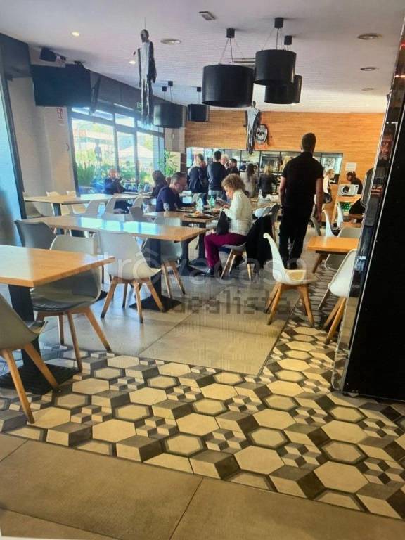 negozio in vendita ad Ariccia