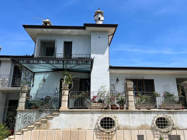 casa indipendente in vendita ad Ariccia
