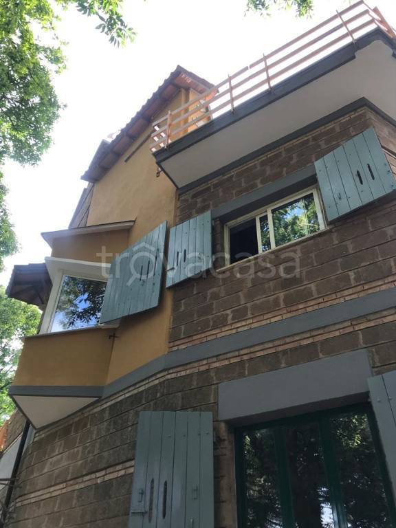 casa indipendente in vendita ad Ariccia