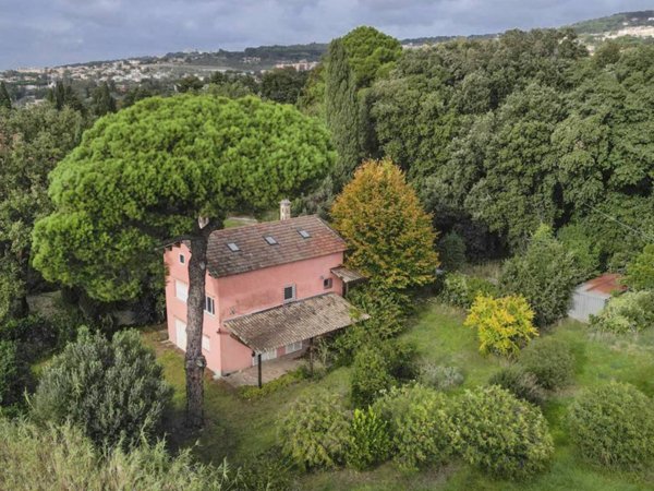 casa indipendente in vendita ad Ariccia