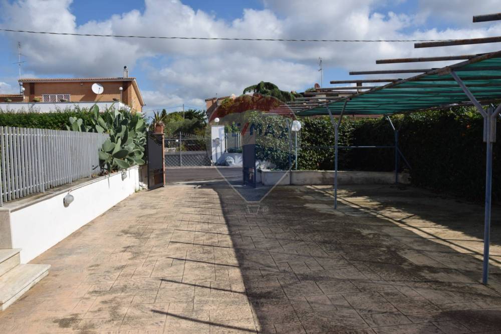 casa indipendente in vendita ad Ariccia