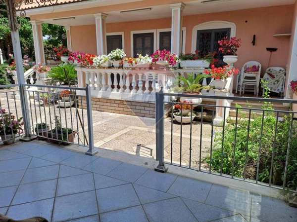 casa indipendente in vendita ad Ariccia