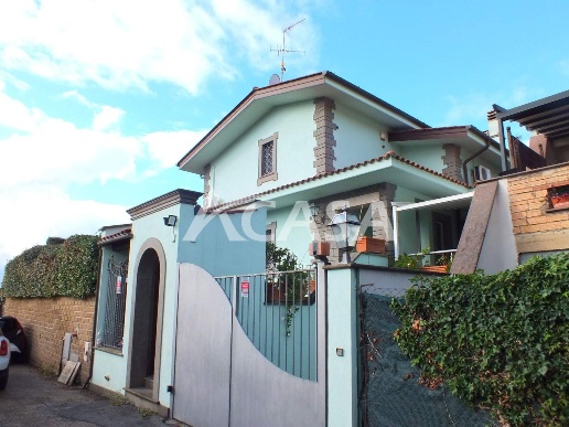 casa indipendente in vendita ad Ariccia