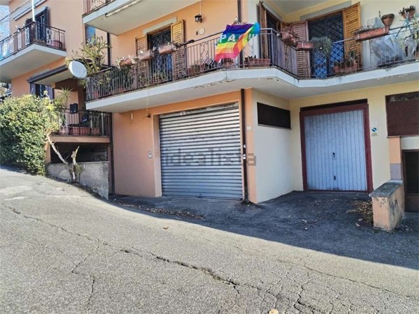 locale di sgombero in vendita ad Ariccia