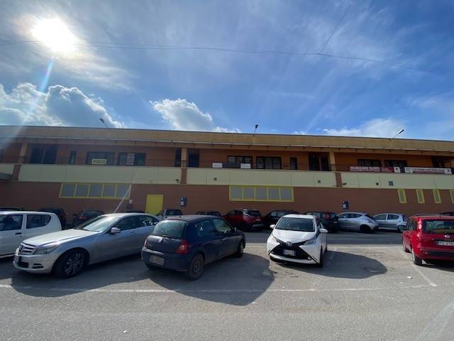 negozio in vendita ad Ariccia