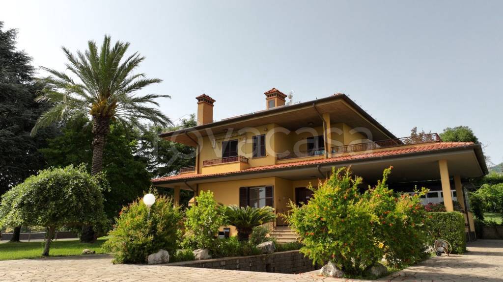 casa indipendente in vendita ad Ariccia