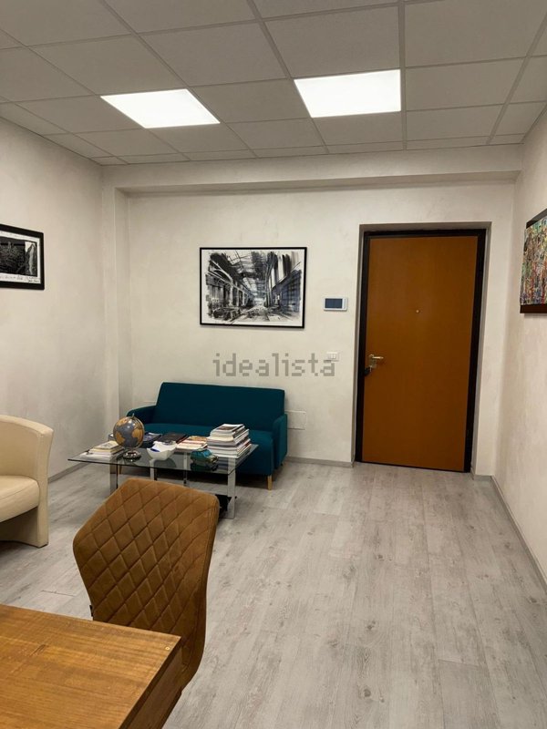 ufficio in vendita ad Ariccia