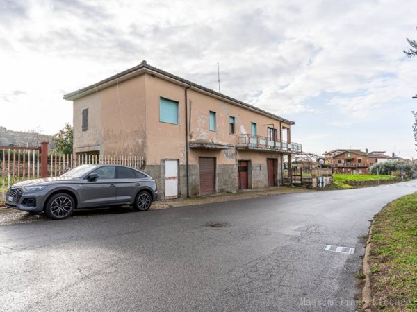 casa indipendente in vendita ad Ariccia in zona Fontana di Papa
