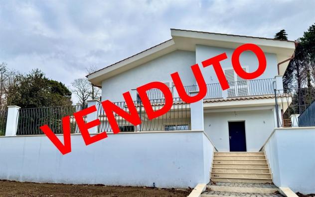 casa indipendente in vendita ad Ariccia