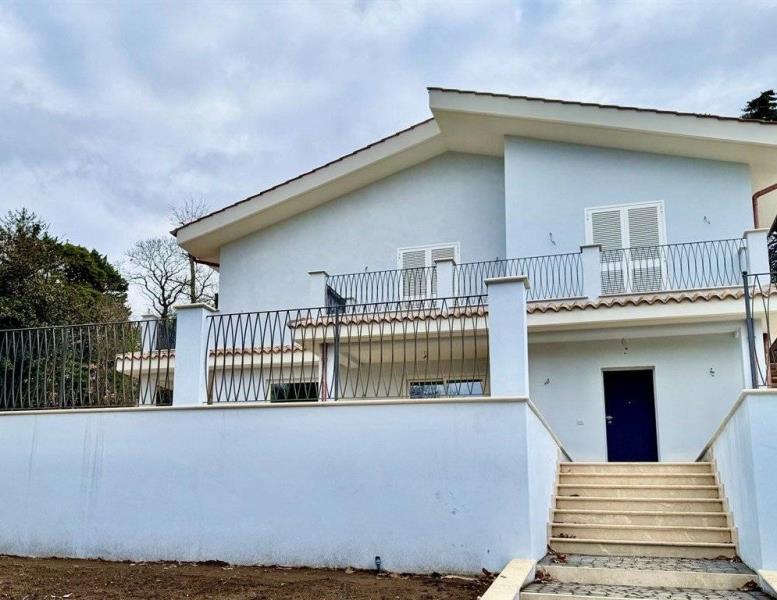 casa indipendente in vendita ad Ariccia
