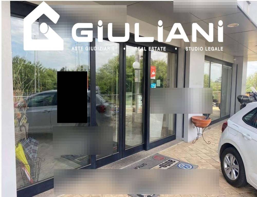 locale commerciale in vendita ad Ariccia