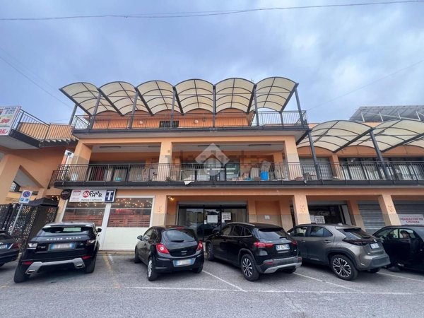 locale commerciale in vendita ad Ariccia