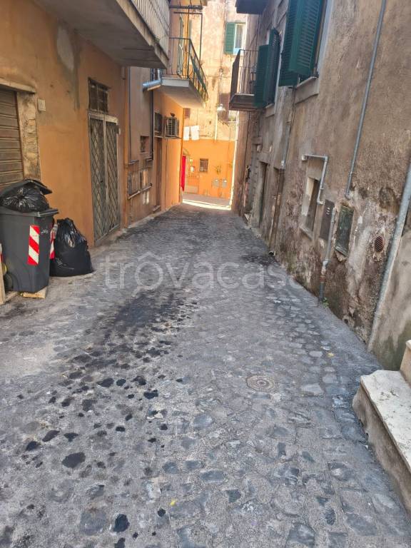 locale commerciale in vendita ad Ariccia