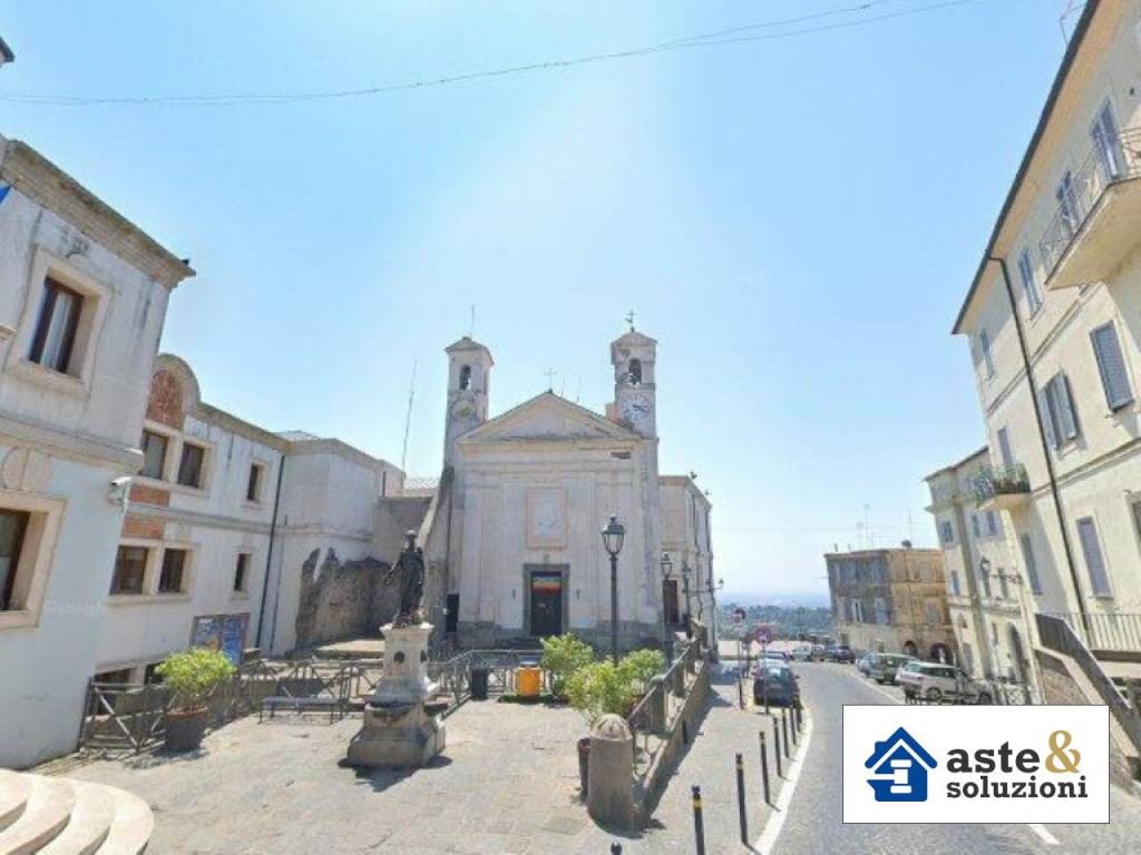 negozio in vendita ad Ariccia in zona Fontana di Papa