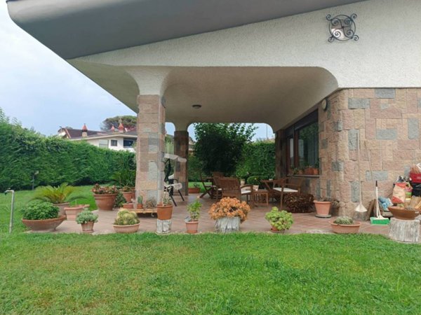 casa indipendente in vendita ad Ariccia