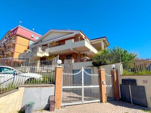 casa indipendente in vendita ad Ariccia