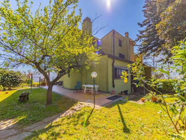 casa indipendente in vendita ad Ariccia