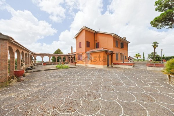 casa indipendente in vendita ad Ariccia