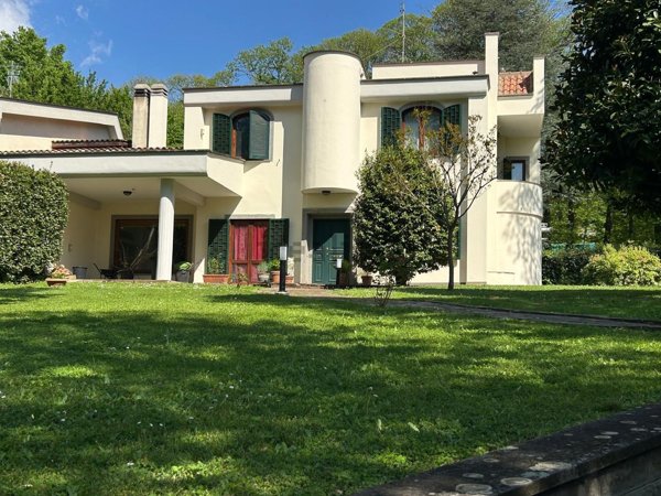 casa indipendente in vendita ad Ariccia