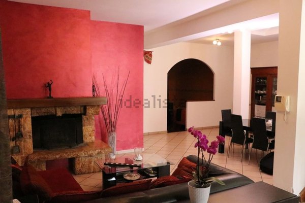 casa indipendente in vendita ad Ariccia